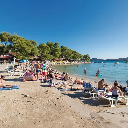 Holiday home 4 Bedroom Pet Friendly In