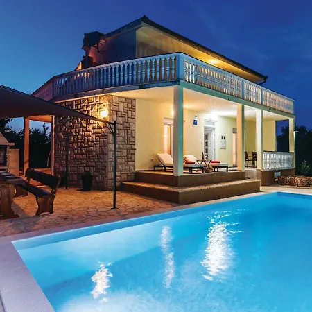 4 Bedroom Pet Friendly In * Polaca