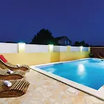 Four-bedroom In Ferienhaus *