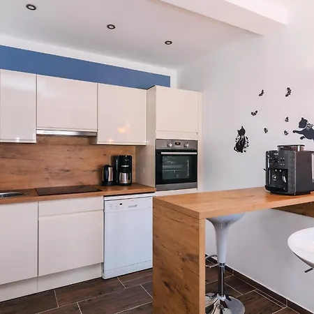 Four-bedroom In Polaca