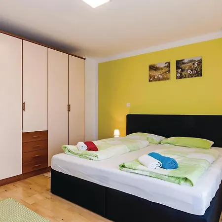 Four-bedroom In Holiday home *