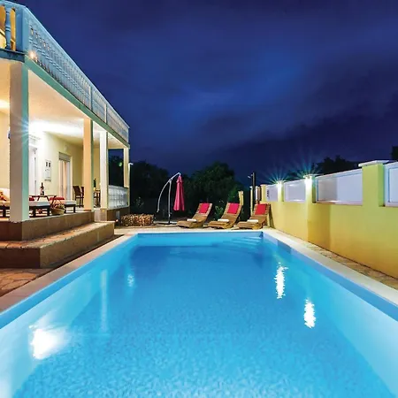 Four-bedroom In Holiday home Polaca